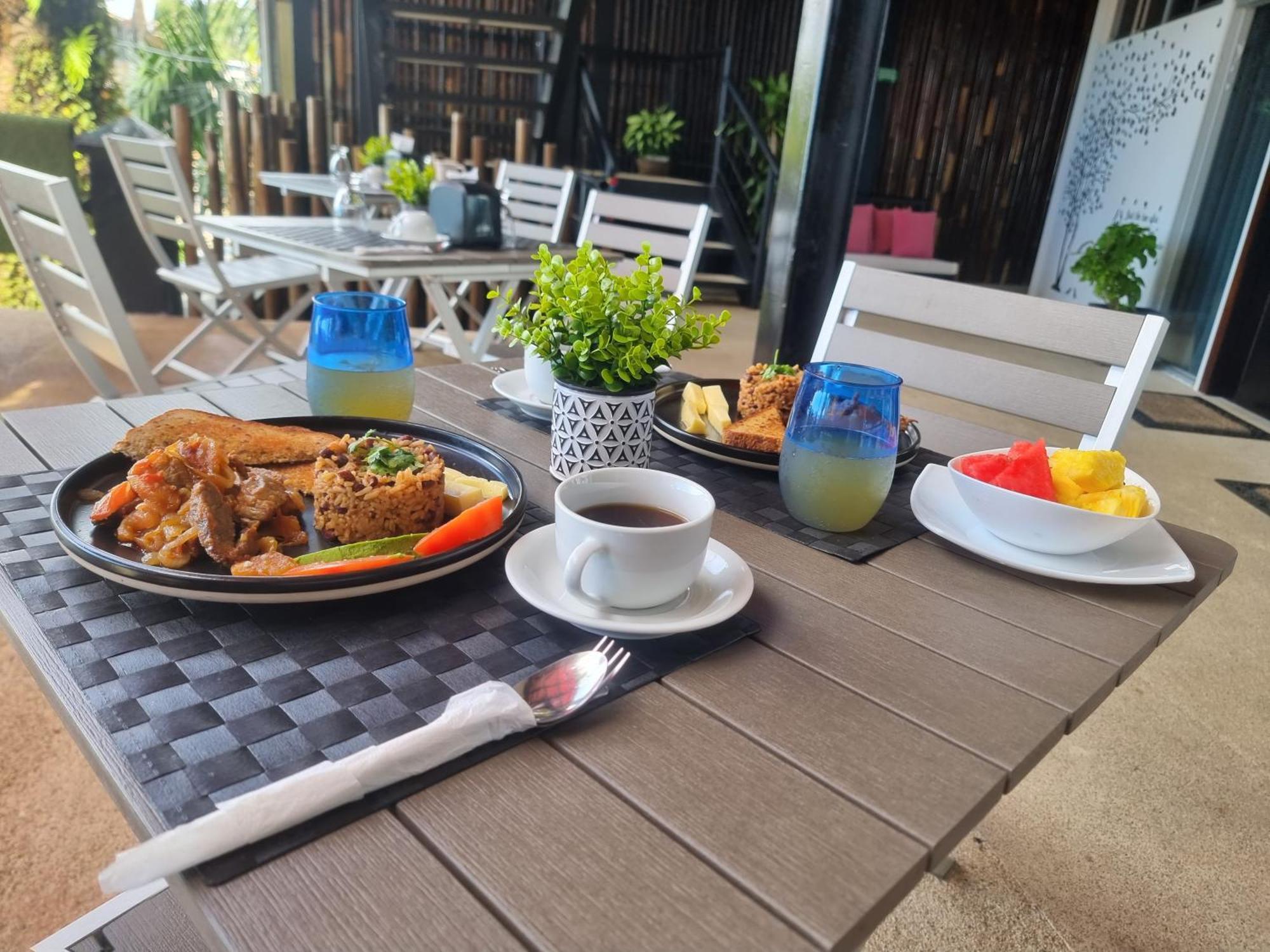 Hotel Vos Manuel Antonio Eksteriør billede